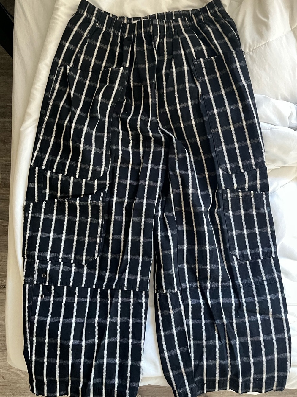 BDG Charlie Gingham Low-Rise Wide-Leg Pant